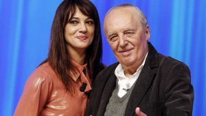 Asia Argento assieme al padre Dario. (Foto: Mediaset) - Metropolinotizie.it