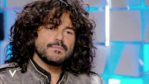 Francesco Renga disperato sui social