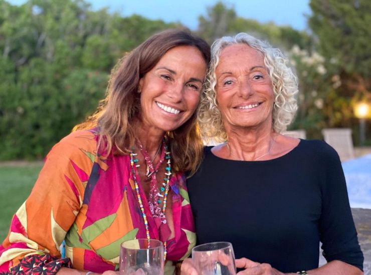 Cristina Parodi assieme a sua madre. (Instagram) - Metropolinotizie.it
