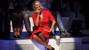 Maria De Filippi resta senza parole in diretta tv