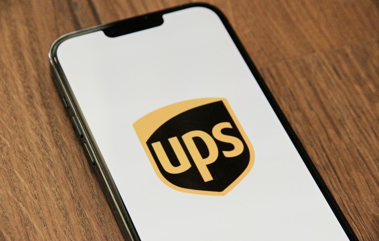 App di Ups sullo schermo di uno smartphone 