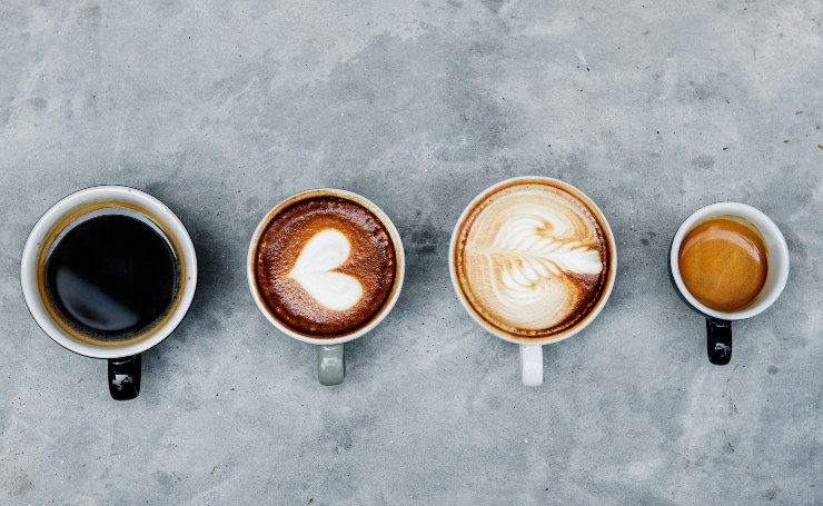 Diversi tipi di caffè in tazza