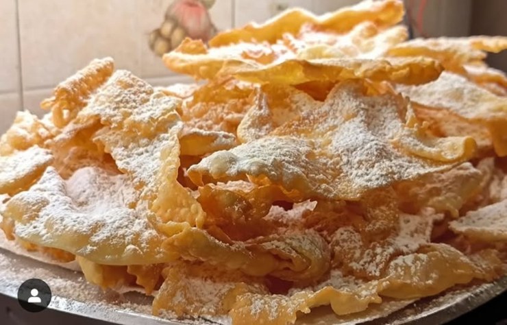 Un piatto di frappe di Carnevale